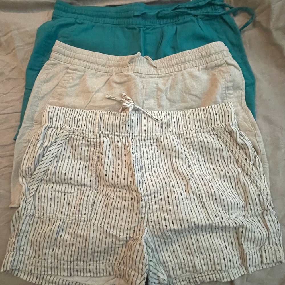 Old Navy Women's Shorts - Teal, Beige, Striped